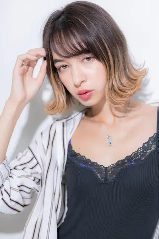 ショート カラー ヘアアレンジ AGU akariのヘアスタイル