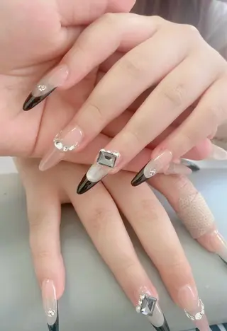 ネイル 高木 維麗絲のネイルデザイン