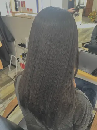 ロング 小澤 日菜のヘアスタイル