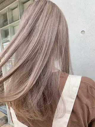 カラー MIA 菅原のヘアスタイル