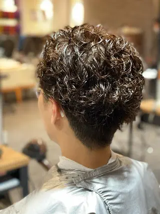 パーマ メンズ 尾崎 優也のヘアスタイル