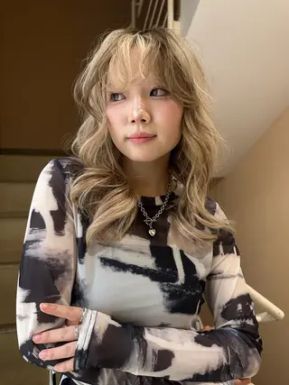 ロング 🦄ハイトーン/ カットひかる🦄のヘアスタイル