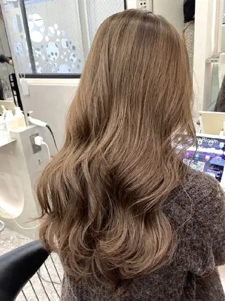 カラー ロング Lond Mirrorのヘアスタイル