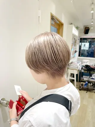 ショート カラー ☘️新宿 新井彩斗☘️のヘアスタイル