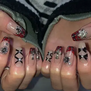 ネイル kana/モード ・グランジ⛓🎼のネイルデザイン