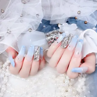 ネイル Yudia🦋 azuのネイルデザイン