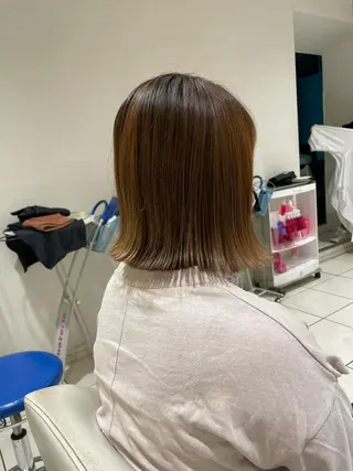 ミディアム MODEks eau 佐藤優志のヘアスタイル