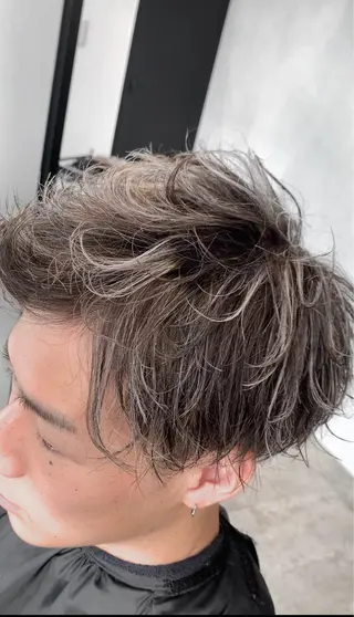 ショート カラー メンズ 及川シゲル 髪質改善講師のヘアスタイル