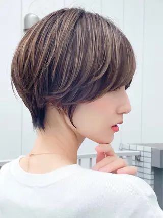 ショート ショートヘア くすみカラー、大場猛のヘアスタイル