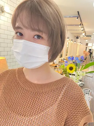 ショート カラー 顔周りレイヤー/韓国 ブリーチminamiのヘアスタイル