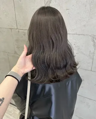 ミディアム 𝑭𝒖𝒌𝒂🩶 モテ髪×透明感カラーのヘアスタイル