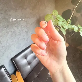 ネイル enn.《エンドット》所属・enn. 【眉毛/ネイル】のネイルデザイン