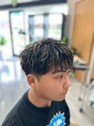 カラー パーマ メンズ arika オケシ　リョウダイのヘアスタイル