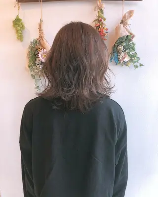 ミディアム カラー 山口 明日花のヘアスタイル
