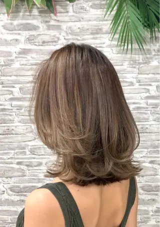 ミディアム カラー 韓国ヘア🤍髪質改善 🇰🇷AKANEのヘアスタイル