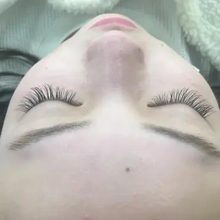 マツエク・マツパ 佐藤 梨里花 ❤︎のヘアスタイル