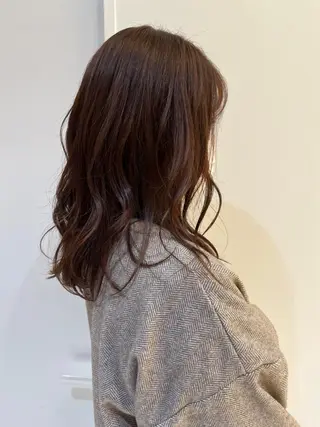 カラー リンダ所属・ベージュ/顔周り カット/スズキのヘアスタイル