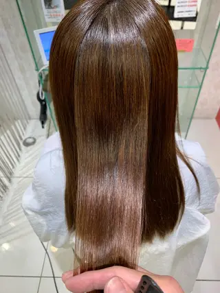 セミロング 髪質改善美容師 鈴木のヘアスタイル