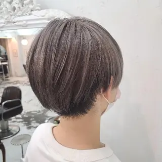 ショート カラー 坪井 佑美のヘアスタイル