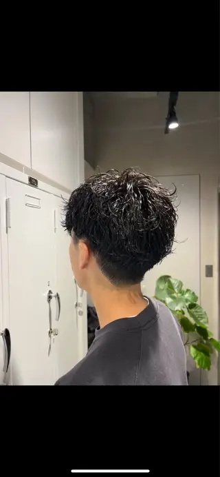 ショート パーマ メンズ fifthパーマ透明 感カラー✨齊藤晋壱朗のヘアスタイル