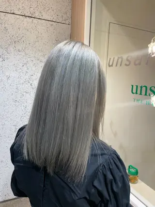 ミディアム タツキ／レイヤー／ パーマ／艶カラーのヘアスタイル