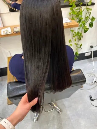 ロング CARICIA 白木 由里加のヘアスタイル