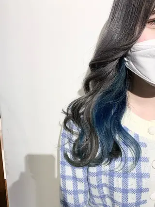 ロング カラー 🌈8月末までシャ イン輝きハイトーン✨のヘアスタイル