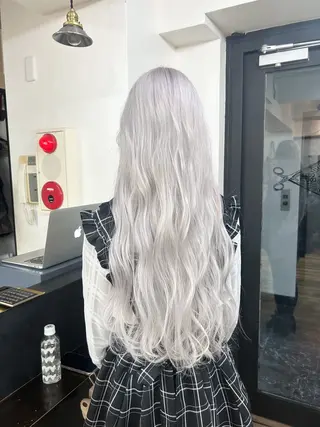 ロング カラー ハイトーンカラー ⭐️NAZUNAのヘアスタイル