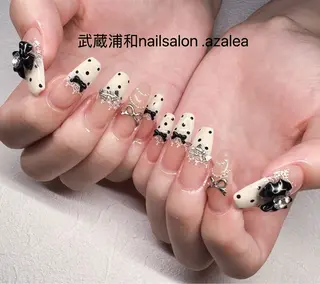 ネイル R inのネイルデザイン