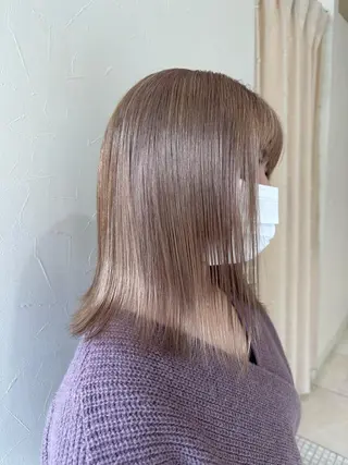 ミディアム 美容室FaB千葉店所属・千葉ハイトーンカラー KASUMIのヘアスタイル