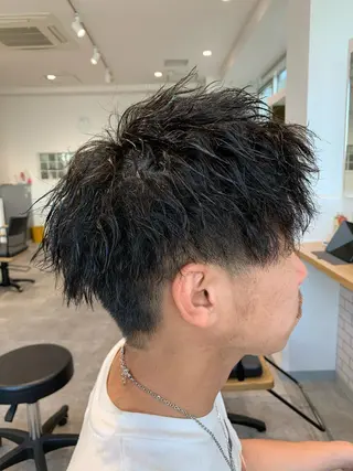 ショート パーマ ヨシミ カズヤのヘアスタイル