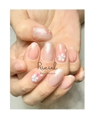ネイル Riziel 💅のネイルデザイン
