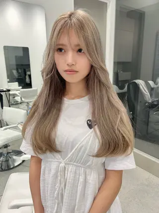ロング カラー iLi所属・iLi 《イリ》のヘアスタイル