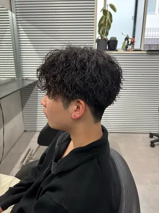 パーマ メンズ 波巻き/ツイスパ/ 短髪/鈴木俊也のヘアスタイル