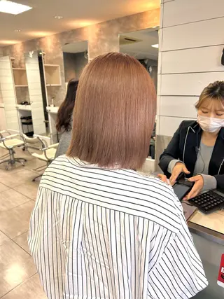 ミディアム カラー ヘアアレンジ インナー×縮毛矯正 ピンクカラー澤井里菜のヘアスタイル