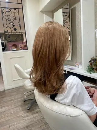 セミロング アサト チヨノのヘアスタイル