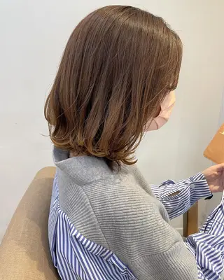 ミディアム カラー あずまぐち めぐみのヘアスタイル