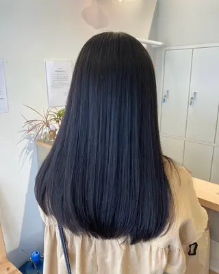 カラー 荒井 茉凜のヘアスタイル