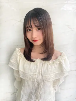 ミディアム 羽根田 果奈のヘアスタイル