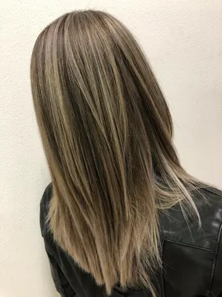 セミロング カラー SKY re-beau所属・田鎖 英樹のヘアスタイル