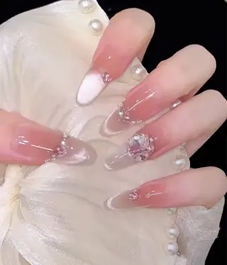 ネイル iNEKO所属・Lee Leeのネイルデザイン