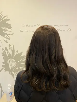 セミロング カラー 人見知りさんでも安心 奥田 里佳子のヘアスタイル