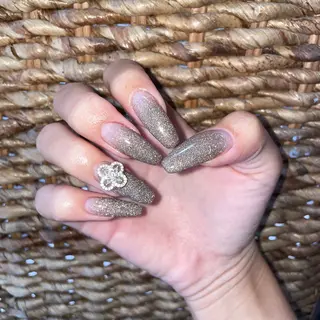 ネイル 糀屋 彩奈のネイルデザイン