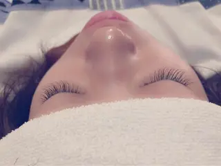 マツエク・マツパ 原 麻耶のヘアスタイル