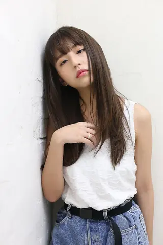 ミディアム 小林 永佳のヘアスタイル