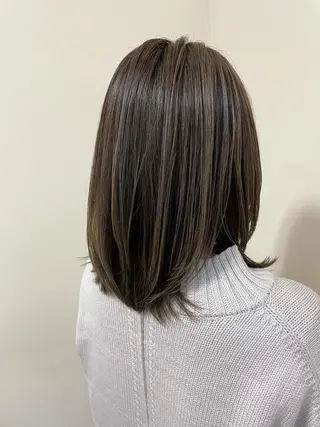 ミディアム カラー 沢田 瞳のヘアスタイル