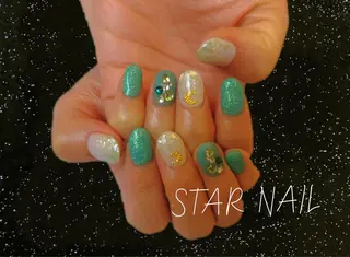 ネイル STAR NAIL所属・STAR NAILのネイルデザイン