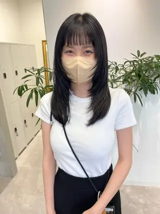 セミロング カラー ヘアアレンジ umu.［韓国ヘア /レイヤーカット］のヘアスタイル