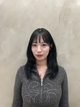 ミディアム ユ カのヘアスタイル