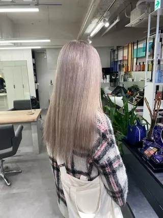 ロング カラー レイヤー・ブリーチ kiyotoshiのヘアスタイル